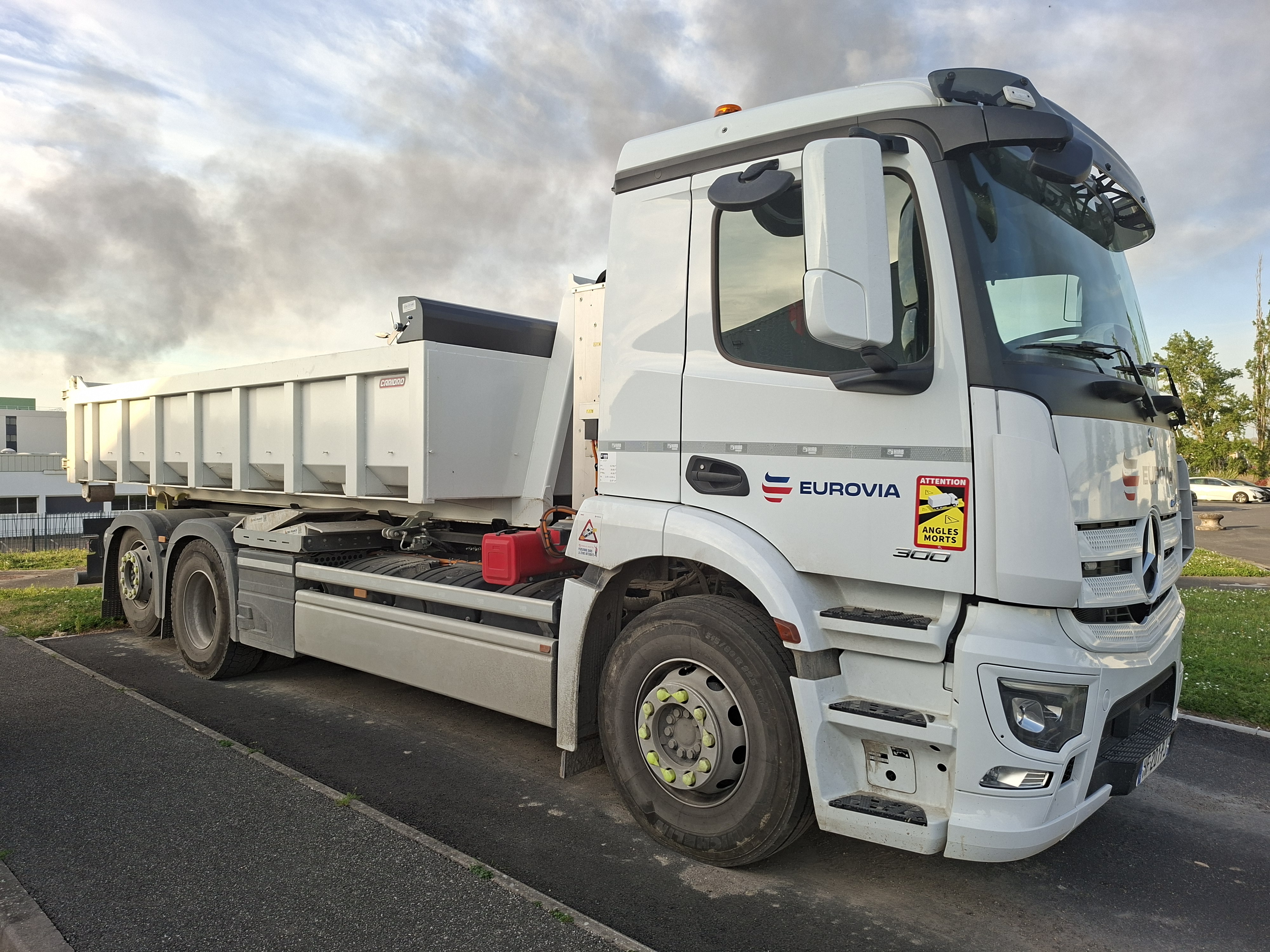 Un camion ampliroll électrique pour réduire nos émissions de CO₂