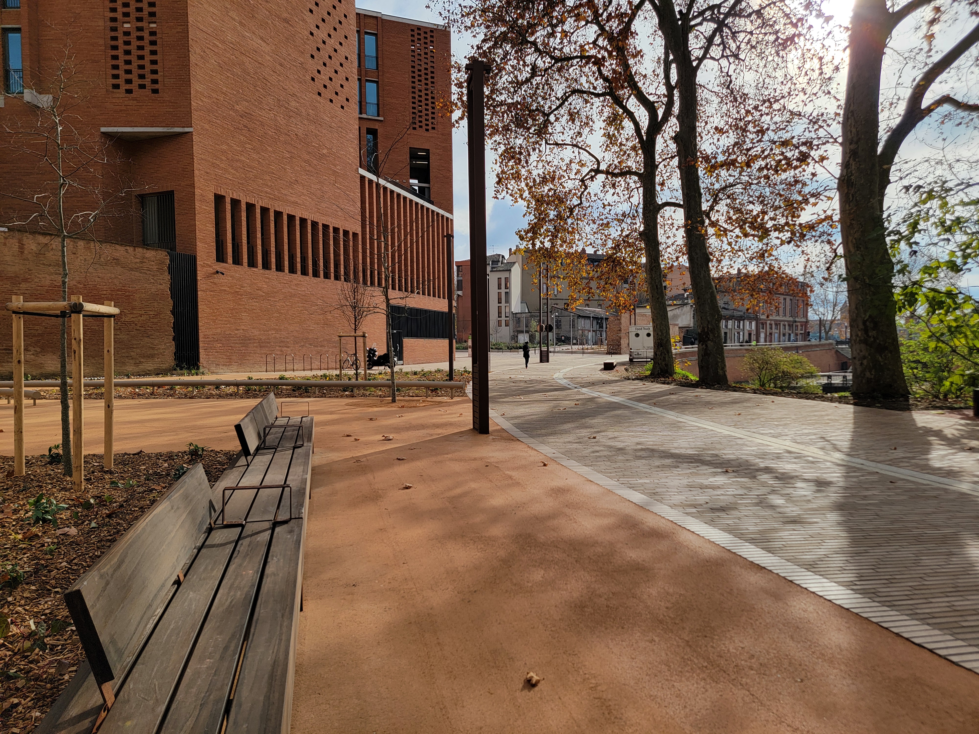 Un nouveau parvis qui réconcilie ville, patrimoine et nature à Toulouse